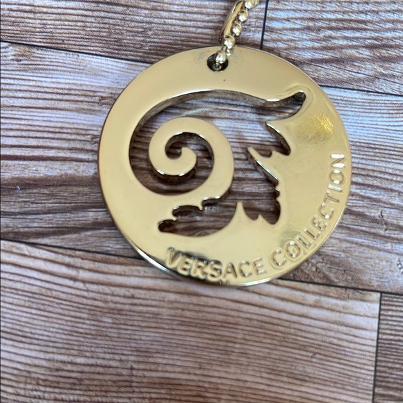 Versace Collection Gold Key & Card Holder with Intricate Design - Picture 3 of 5